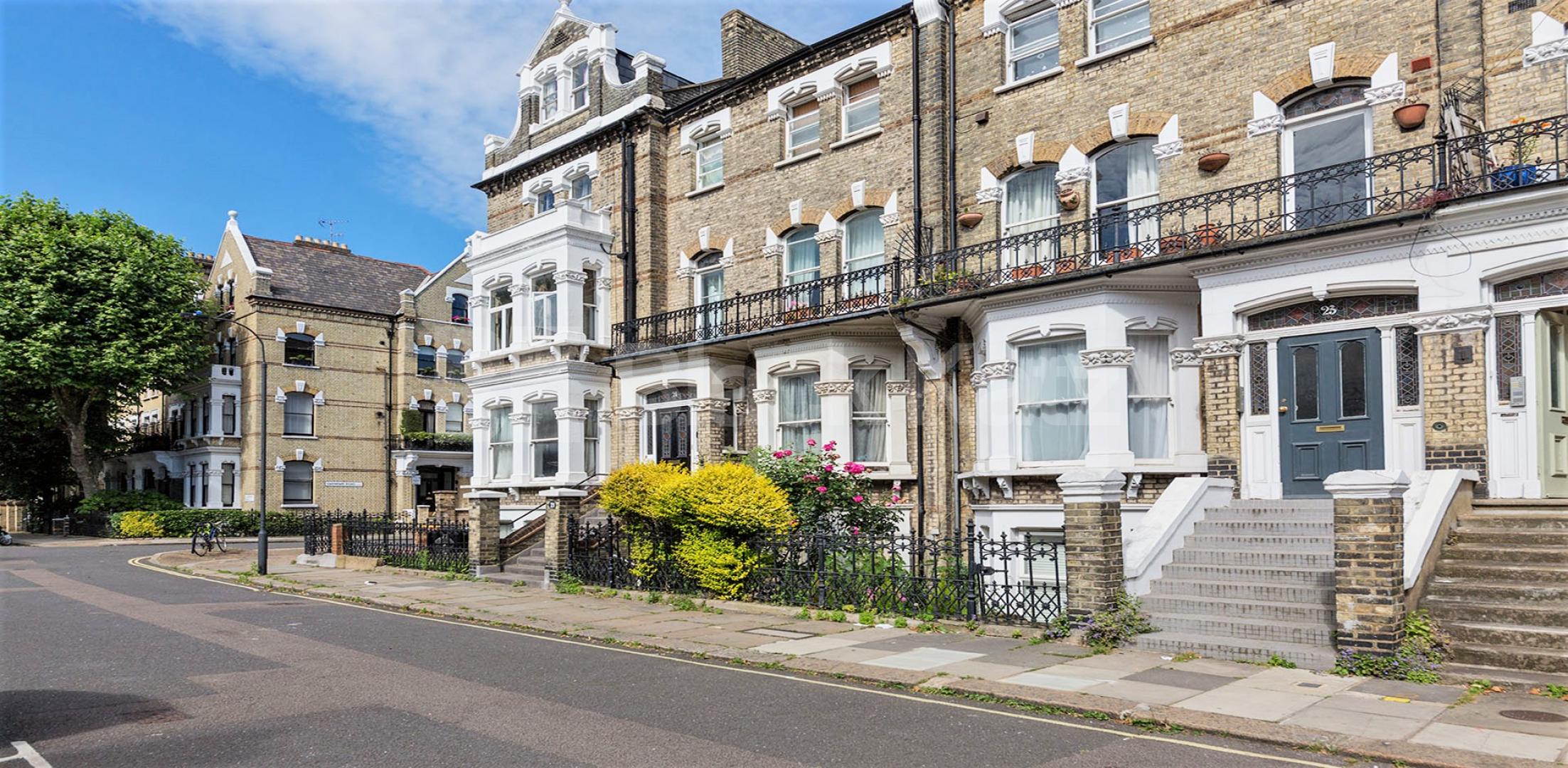			NEW INSTRUCTION , 2 Bedroom, 1 bath, 1 reception Flat			 Glazbury Road , Barons Court